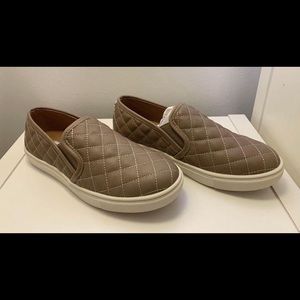 Women’s Steve Madden ‘Ecentrcq’ Slip On Sneaker- Grey Faux Leather